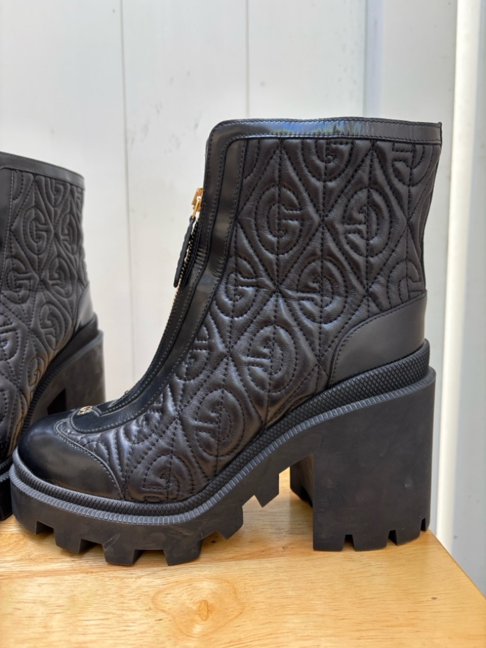 GUCCI Black Quilted Leather Zip-Front Women's Ankle Boots - Picture 6 of 16
